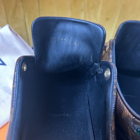 Louis Vuitton Frontrow Sneakers - Picture 3 of 5